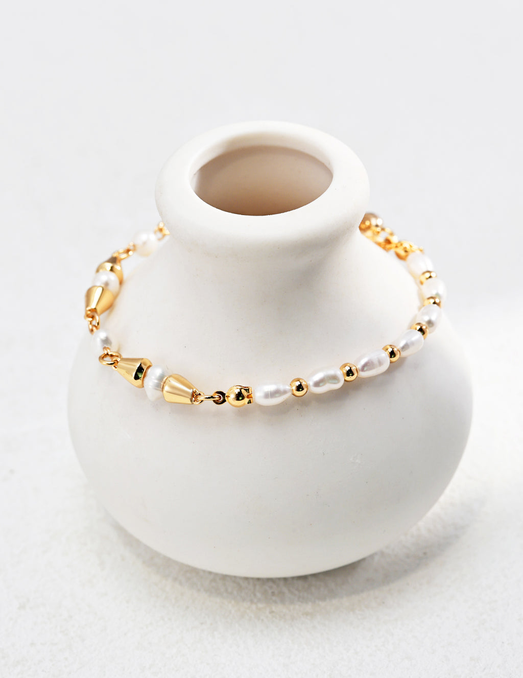Flow Pearl Bracelet