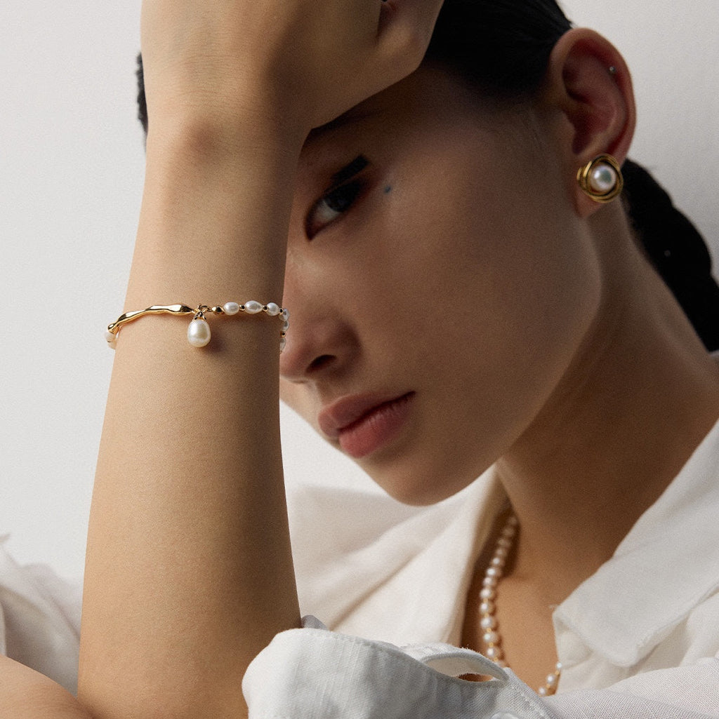 Sculpted Pearl Bracelet