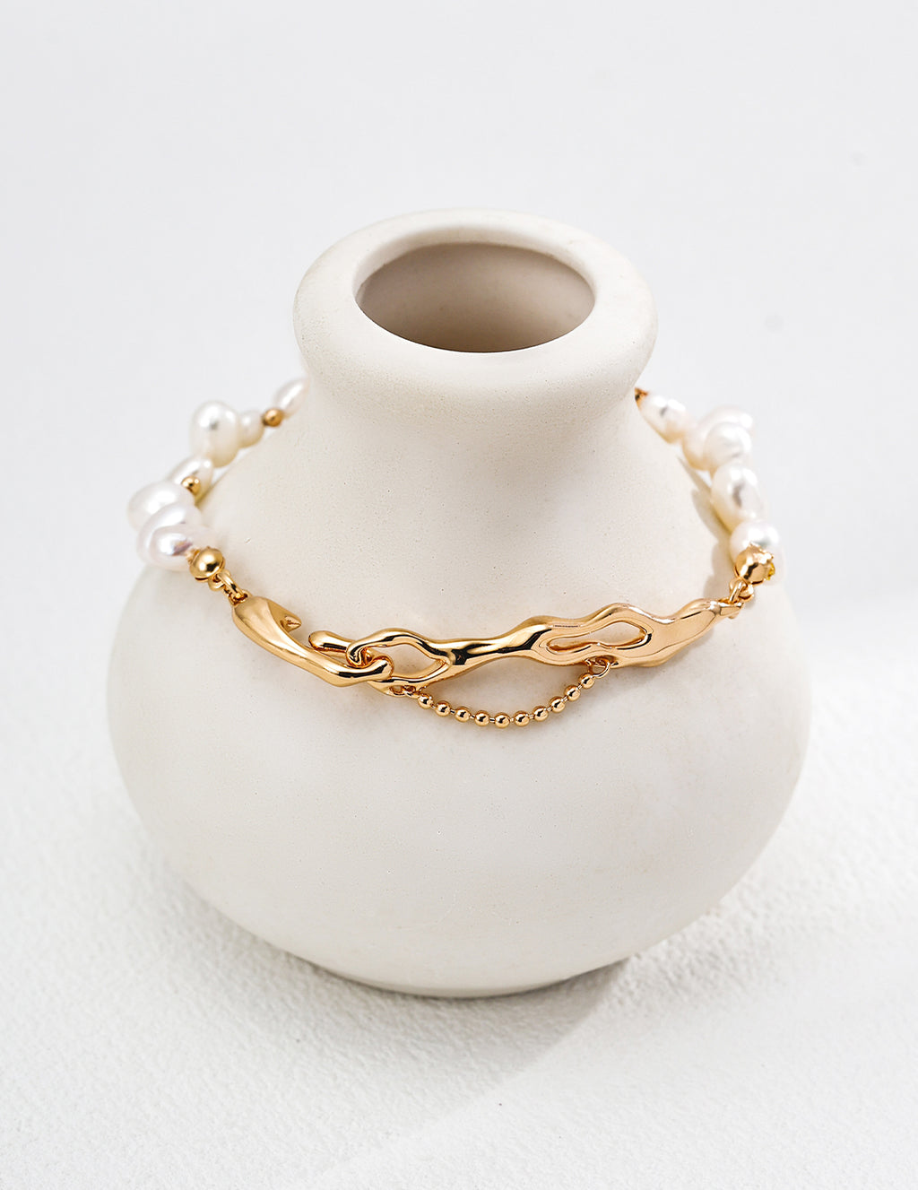 Fluid Pearl Bracelet