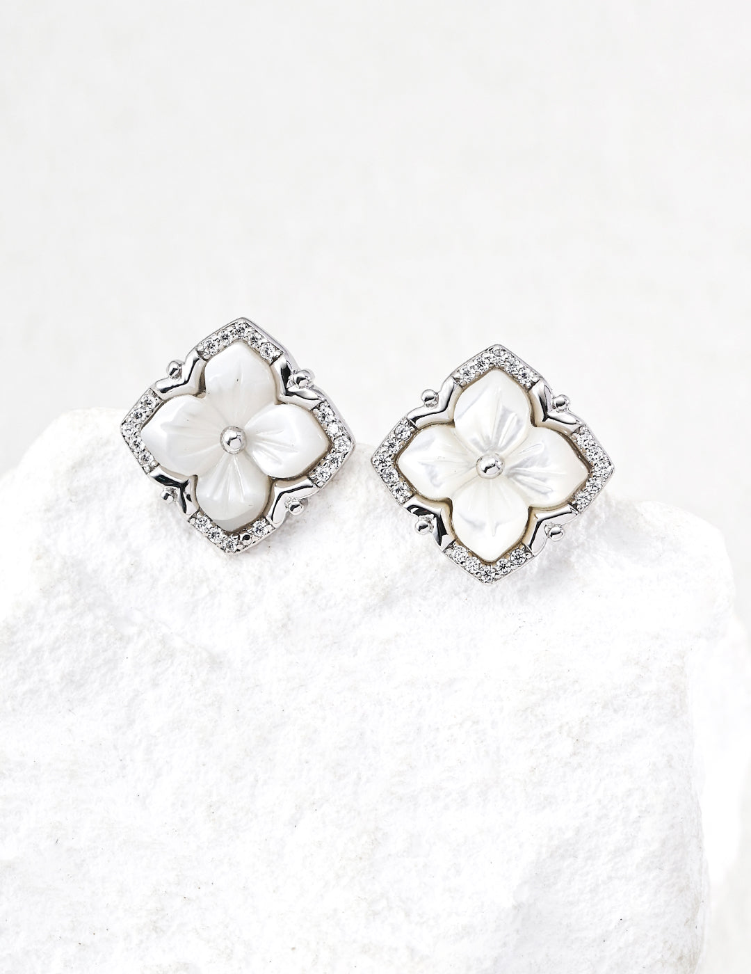 Clover Mother-of-Pearl Earrings