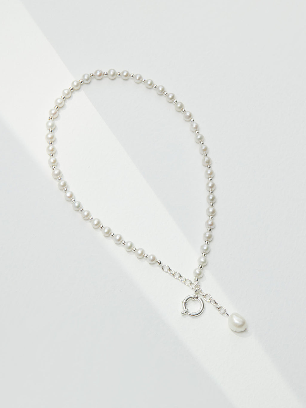 Refrain Pearl Necklace