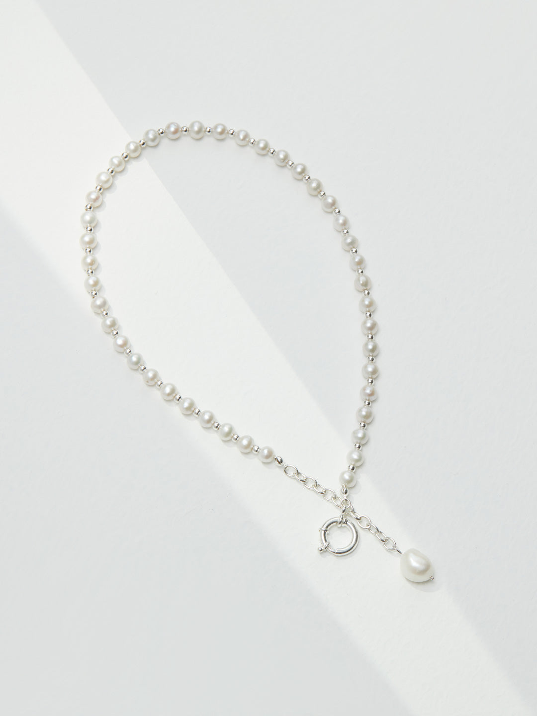 Refrain Pearl Necklace