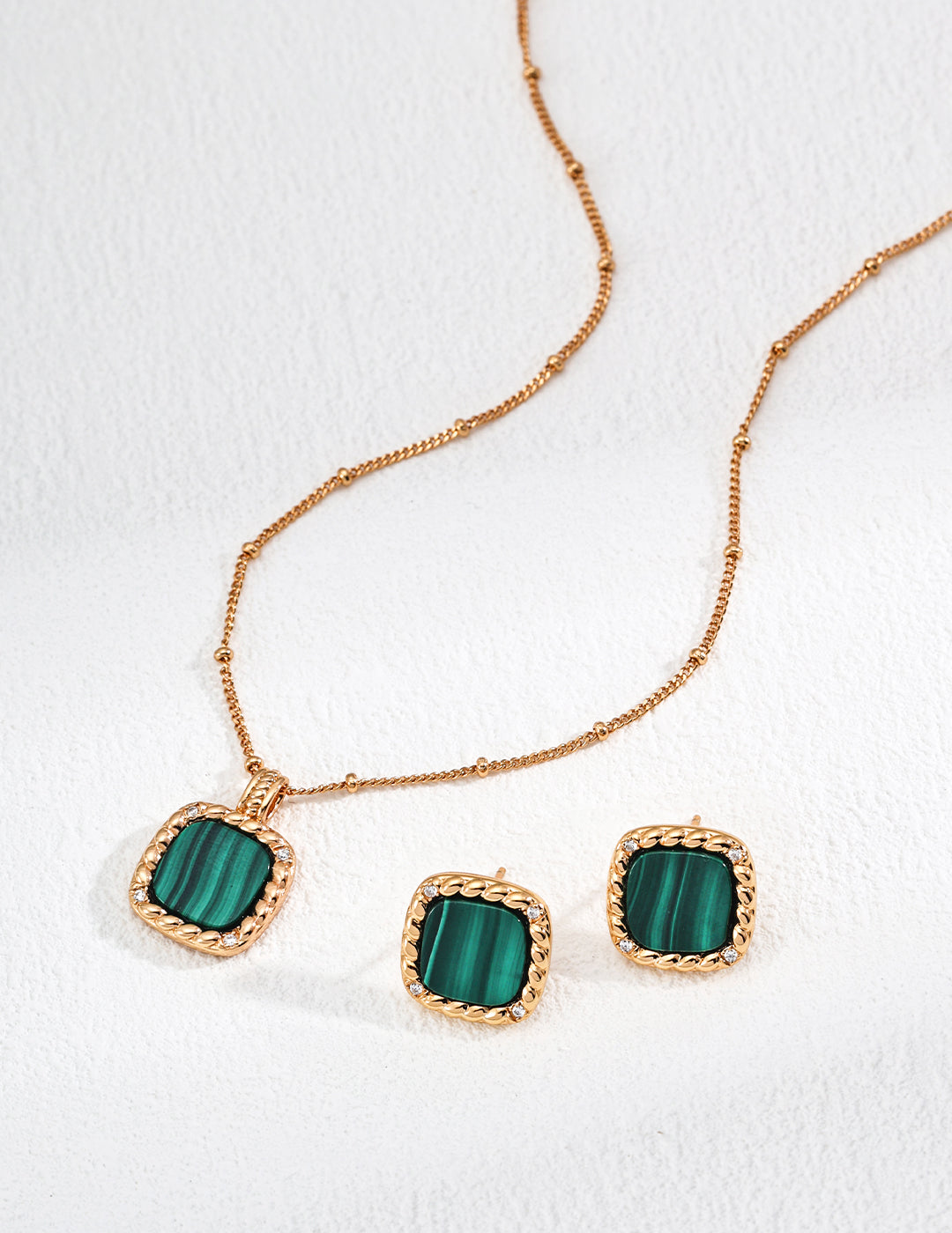 Relief Malachite Necklace